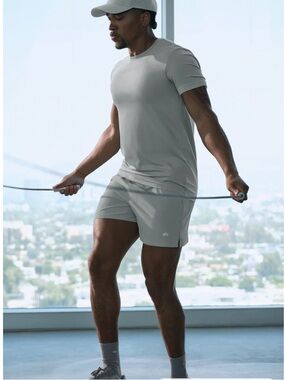 ALO Yoga Men's Black Traction
Shorts 7"